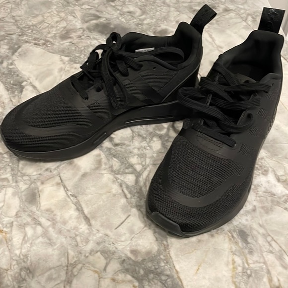 Adidas Running Shoes Size 5 1/2 - Picture 1 of 3